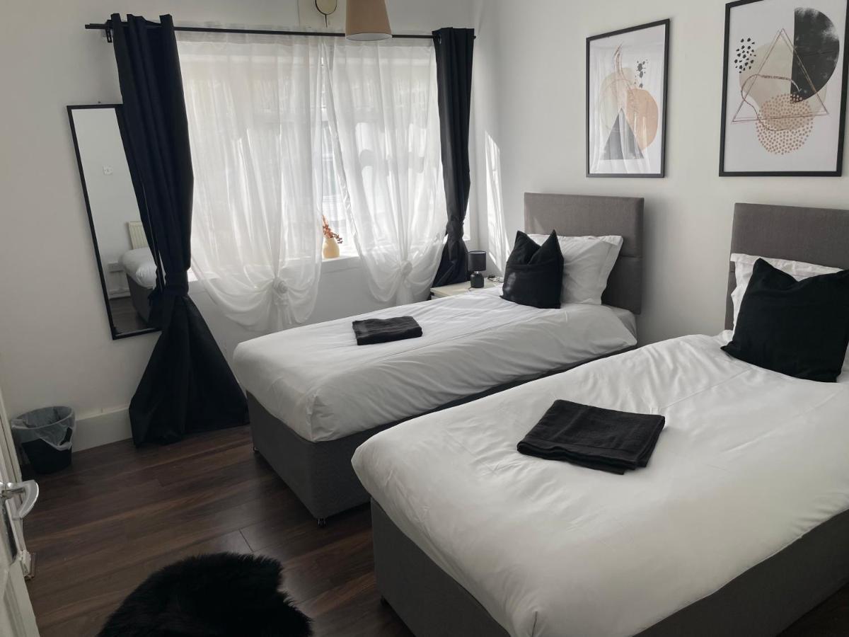 Lovely 2Bedroom 4Mins From Wimbledon Station Londres Exterior foto