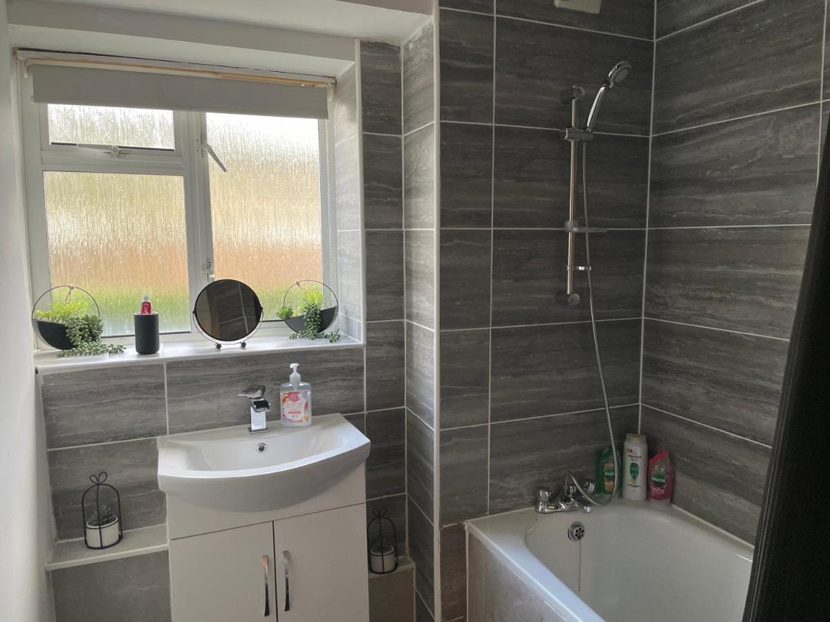 Lovely 2Bedroom 4Mins From Wimbledon Station Londres Exterior foto